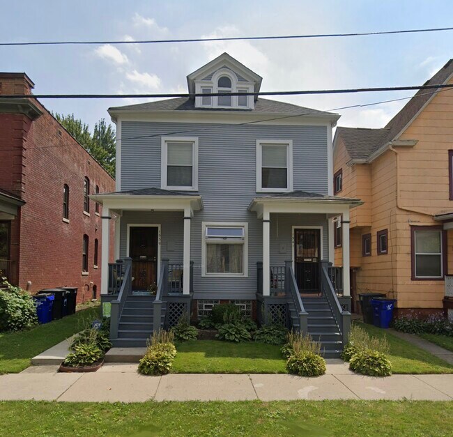 Building Photo - 1539 Merrick St