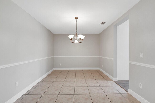 Foto del edificio - 7780 Stone Harbour Dr