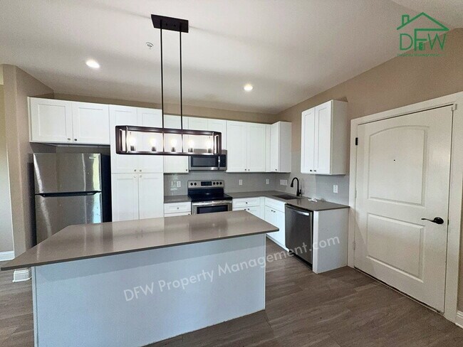 Building Photo - Spacious 4-Bedroom Corner Home - 2-Car Garage, Fenced Yard
