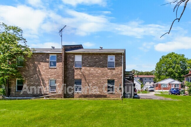 Building Photo - 5307 Valiquet Ave