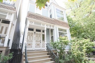 Building Photo - 3224 N Racine Ave