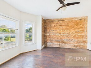 Building Photo - 219 S Union St