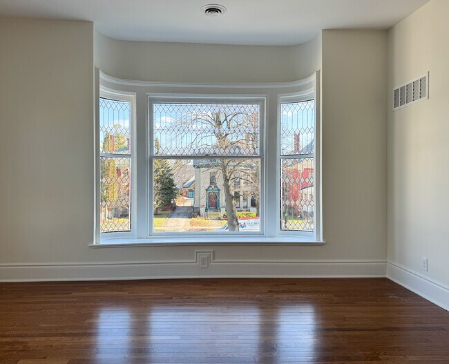 Foto del edificio - 446 Linwood Ave