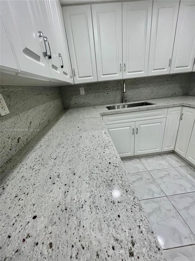 Building Photo - 7903 Camino Cir