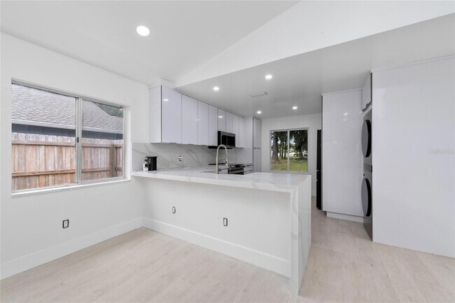 Building Photo - 13916 Ginger Creek Boulevard