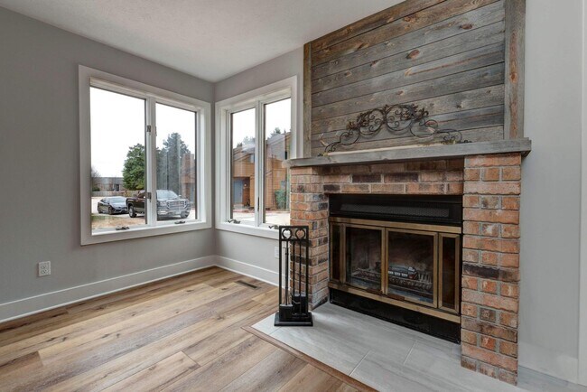 Building Photo - 3440 S Delaware Ave