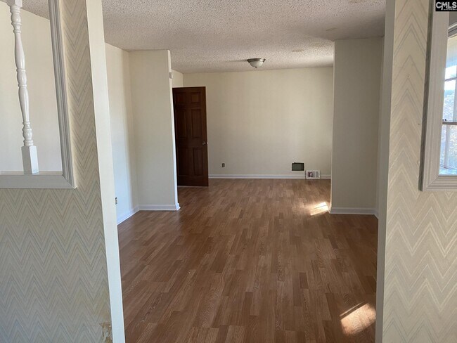 Building Photo - 137 Pebble Brook Rd