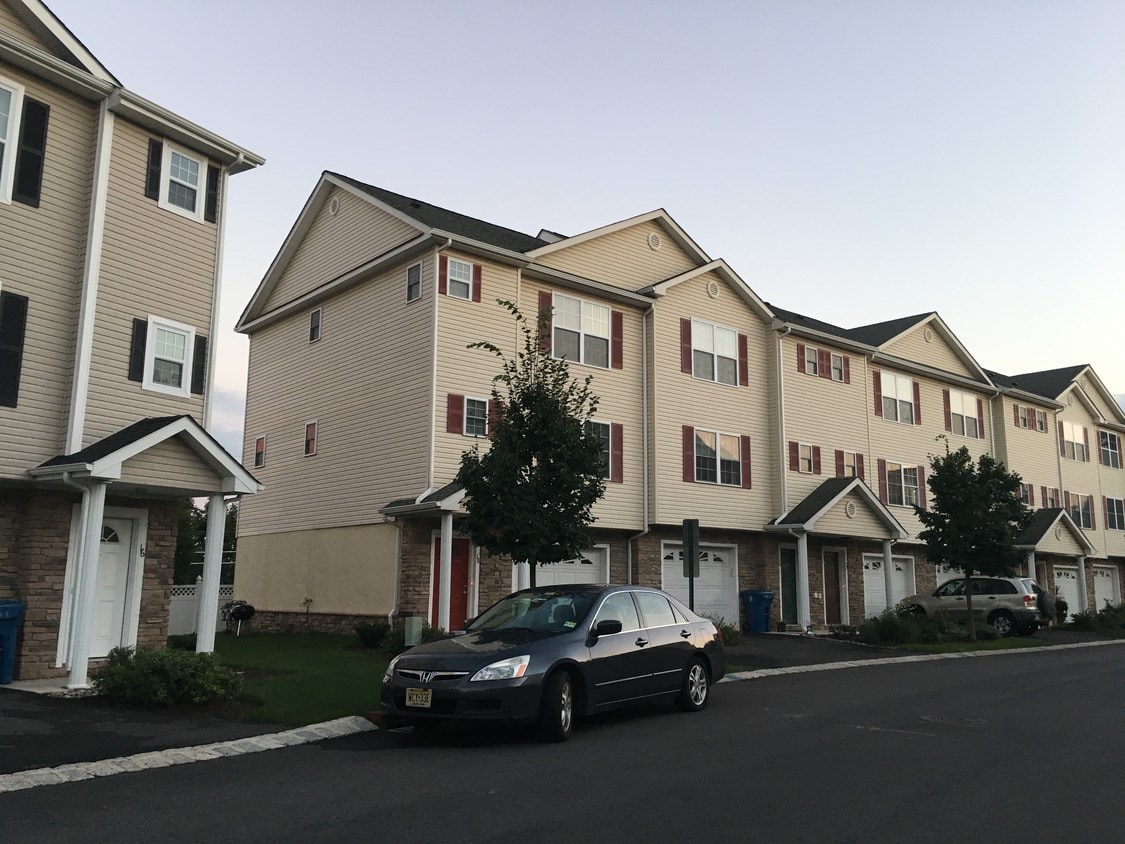 18 Alerica Ln, Franklin Township, NJ 08873 Townhome Rentals in