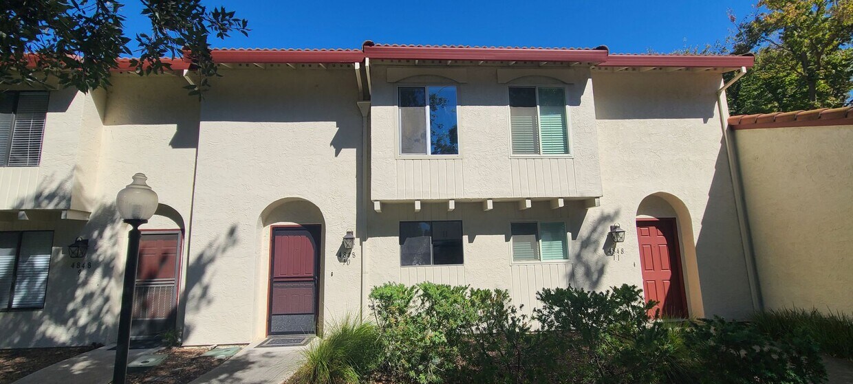 4848 El Cemonte Ave Unit 10, Davis, CA 95618 Condo for Rent in Davis, CA