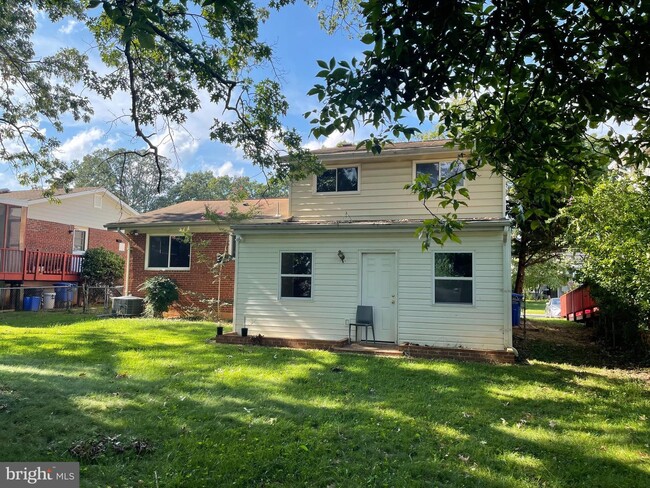 Building Photo - 1008 Loxford Terrace