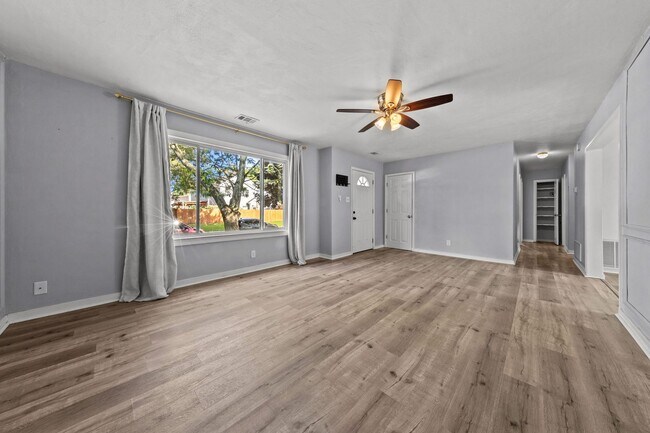 Foto del edificio - 3-Bedroom Ranch Home