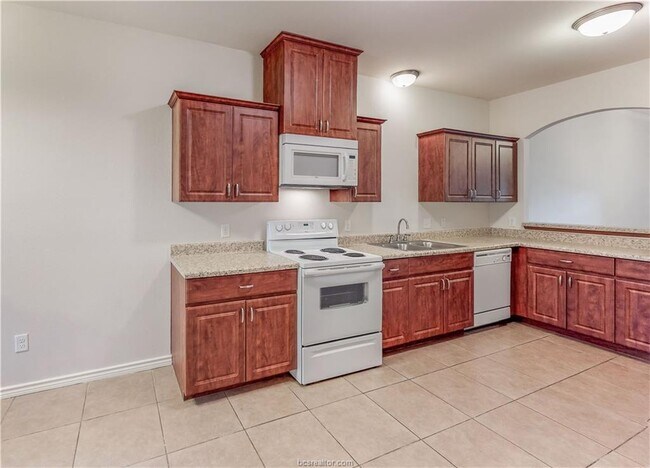 Building Photo - 4455 Reveille Rd