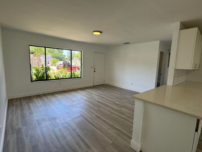 Foto del edificio - 2235 18th Ave SW