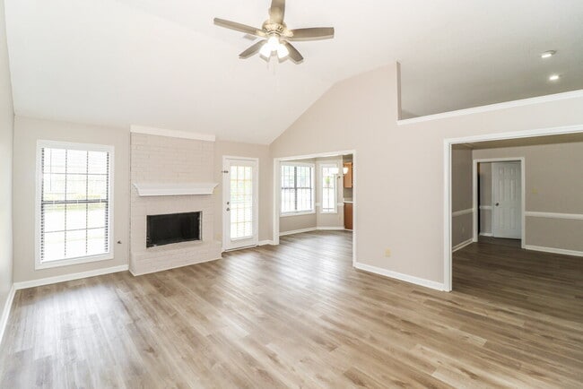 Foto del edificio - 8607 Sunnyvale St N