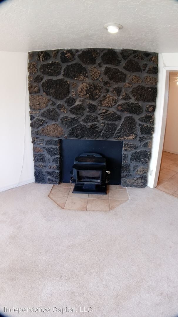 Foto del edificio - 3 br, 2 bath House - 1503 N. Mesa Verde