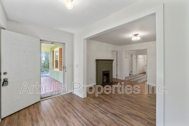 Foto del edificio - 3446 Street Dr