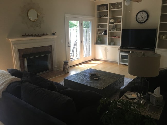 Living room. - 4400 Belmont Park Terrace