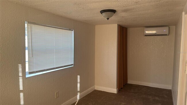 Foto del edificio - 7411 E 19th Ave