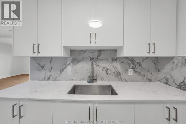 Building Photo - 25 Orchard Heights Dr