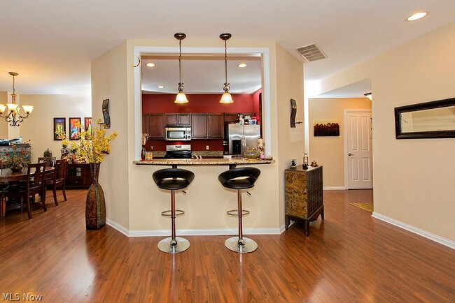Foto del edificio - 6100 N Pointe Dr