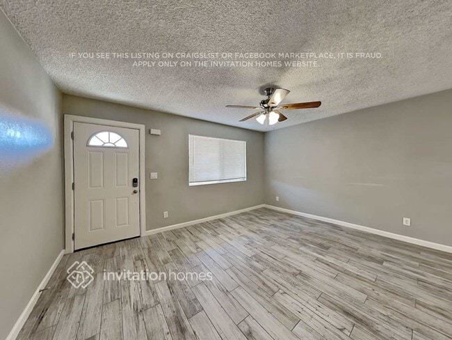 Building Photo - 1026 W Danbury Dr