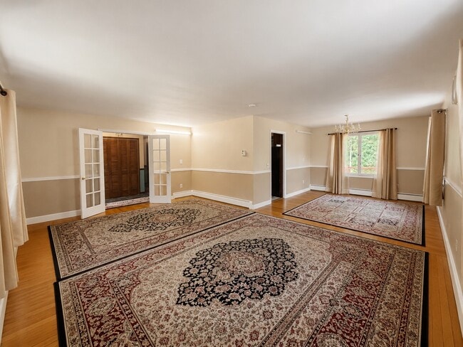 Building Photo - 240 Ridgefield Rd