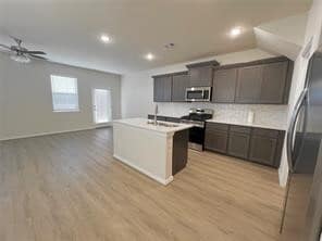 Building Photo - 27922 Western Crk Ct