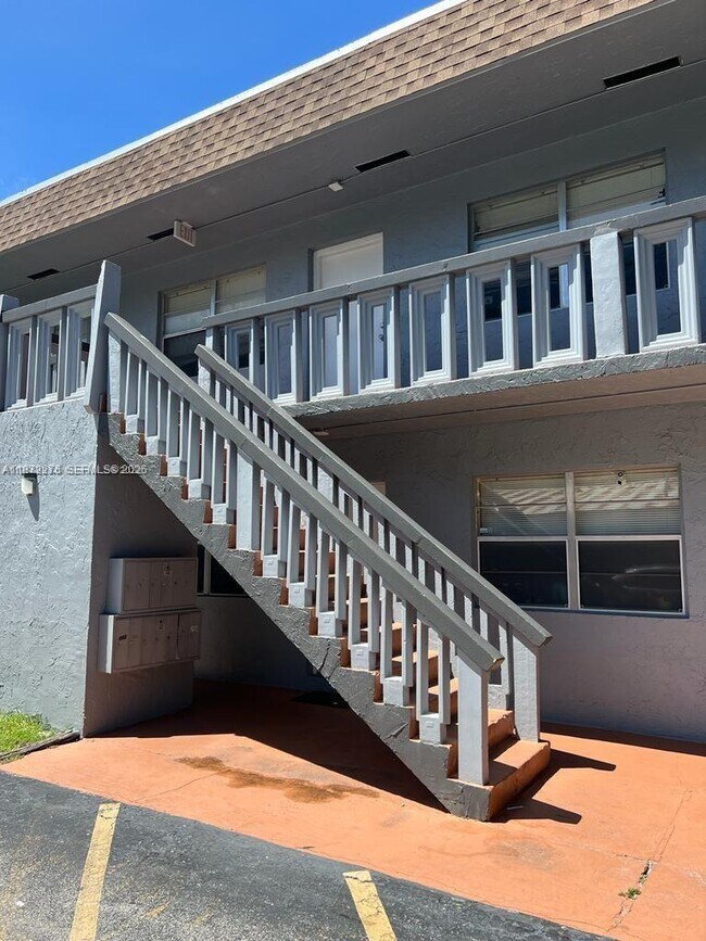 Foto del edificio - 4732 SW 33rd Ave