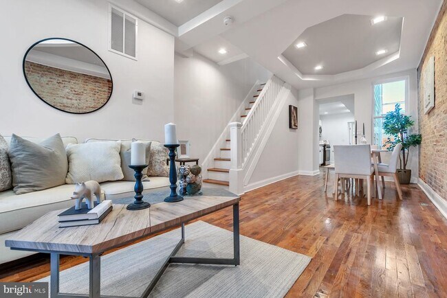 Foto del edificio - 3405 Claremont St