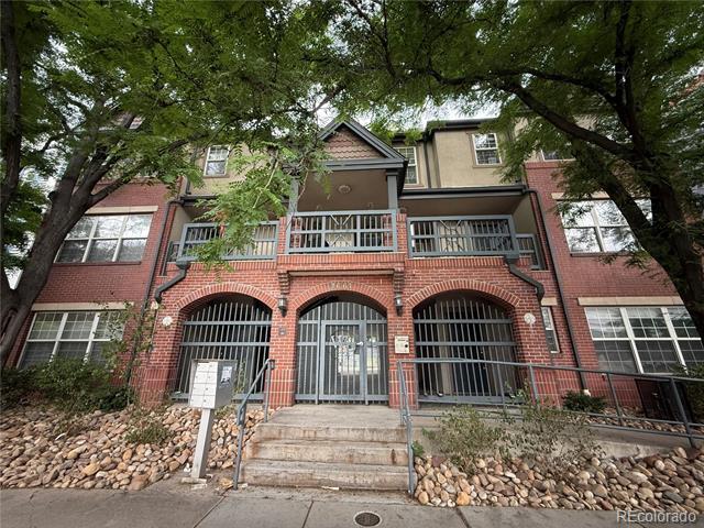 Foto del edificio - 1661 N Washington St
