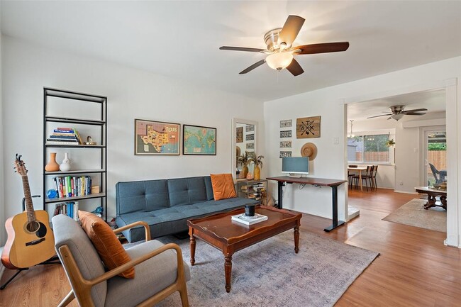 Building Photo - 6607 Boleynwood Dr