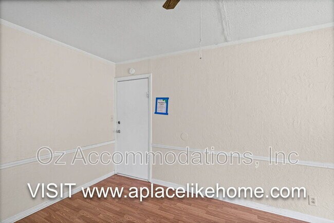 Foto del edificio - 563 S Ash Ave