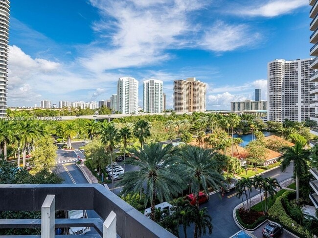 Photo - 3600 Mystic Pointe Dr Apartment