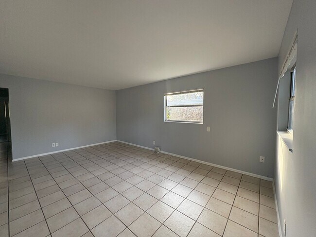 Building Photo - 3/1.5 Home COMING SOON!