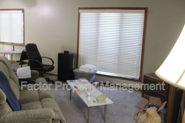 Foto del edificio - 101 Heather Ln