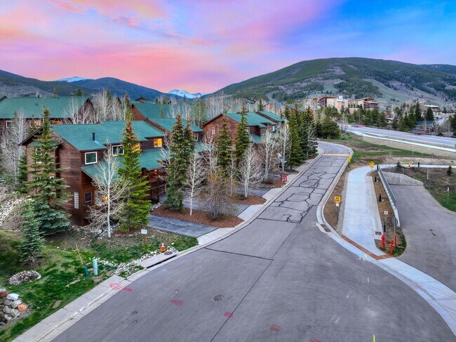 Foto del edificio - 7 Lookout Ridge Dr