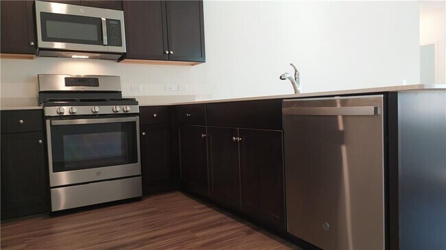 Foto del edificio - 7316 Tonka Ln