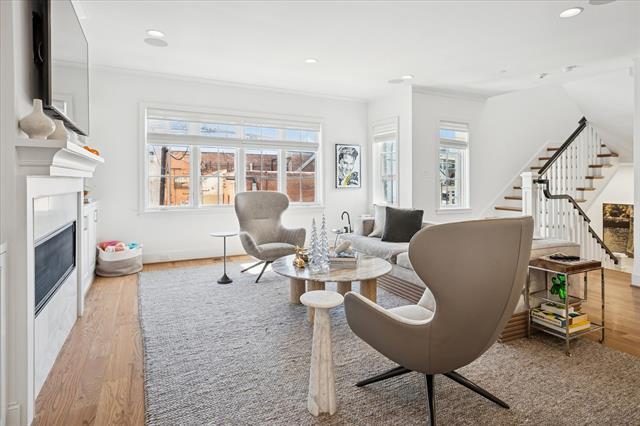 Foto del edificio - 3420 Rosedale Ave