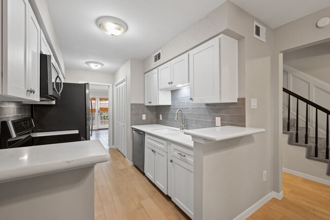 Foto del edificio - 10180 Longmont Dr