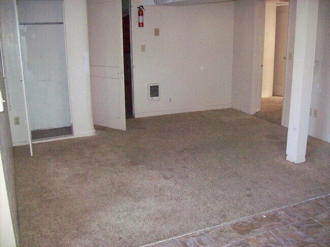 Foto del edificio - r70c