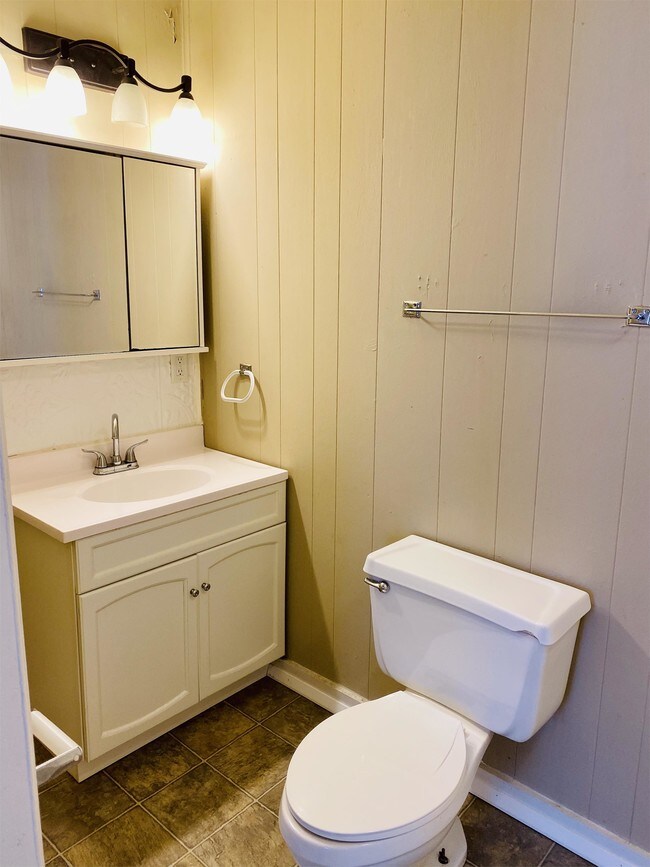 Foto del edificio - 617 W Franklin St