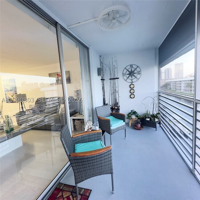 Foto del edificio - 3750 NE 170th St