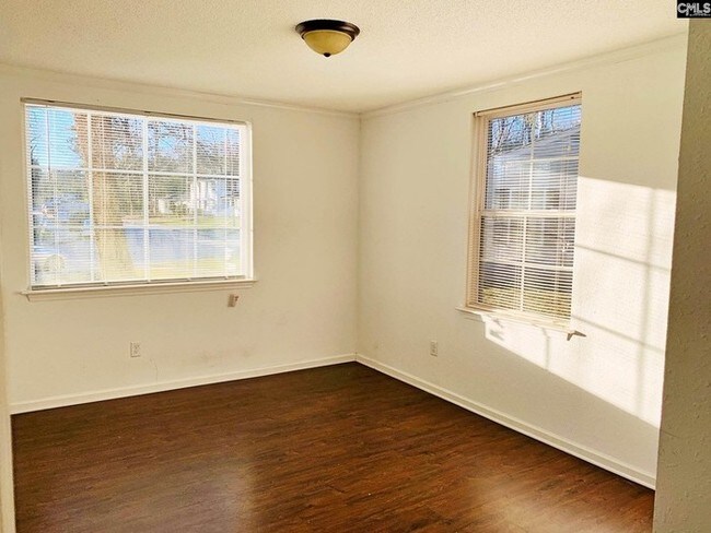 Building Photo - 320 S Beltline Blvd