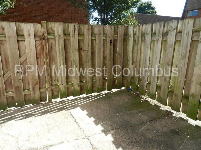 Building Photo - 58 King Arthur Ct