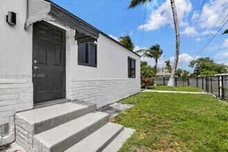 Building Photo - 1102 NW 103rd St