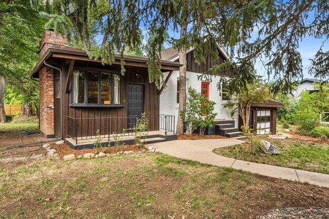 Building Photo - Charming Boulder Oasis with Renovated Inte...