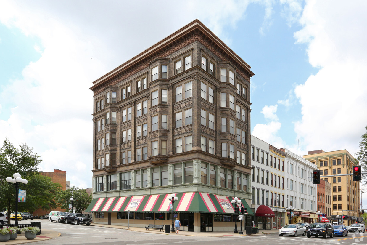 Primary Photo - Downtown Bloomingnton Lofts