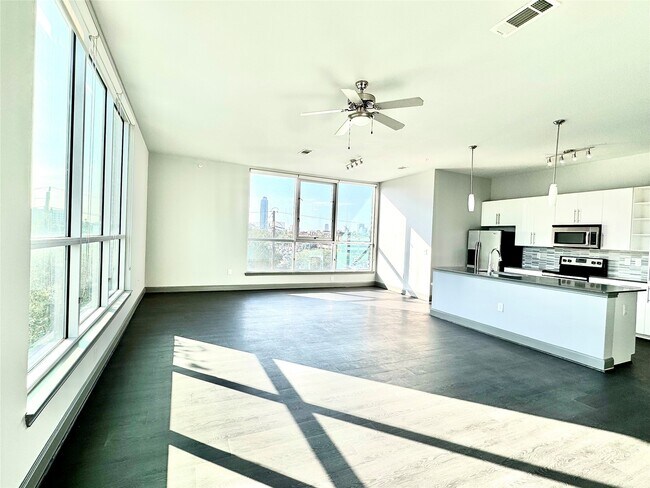 Foto del edificio - 3788 Richmond Ave.