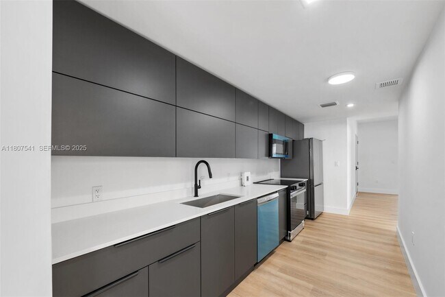 Foto del edificio - 403 SW 12th Ave