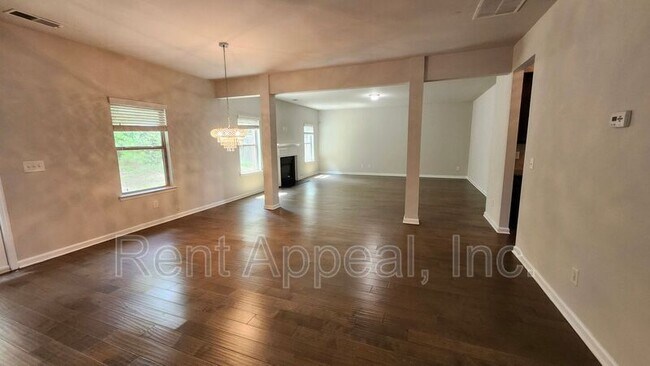 Building Photo - 3523 Woodshade Dr